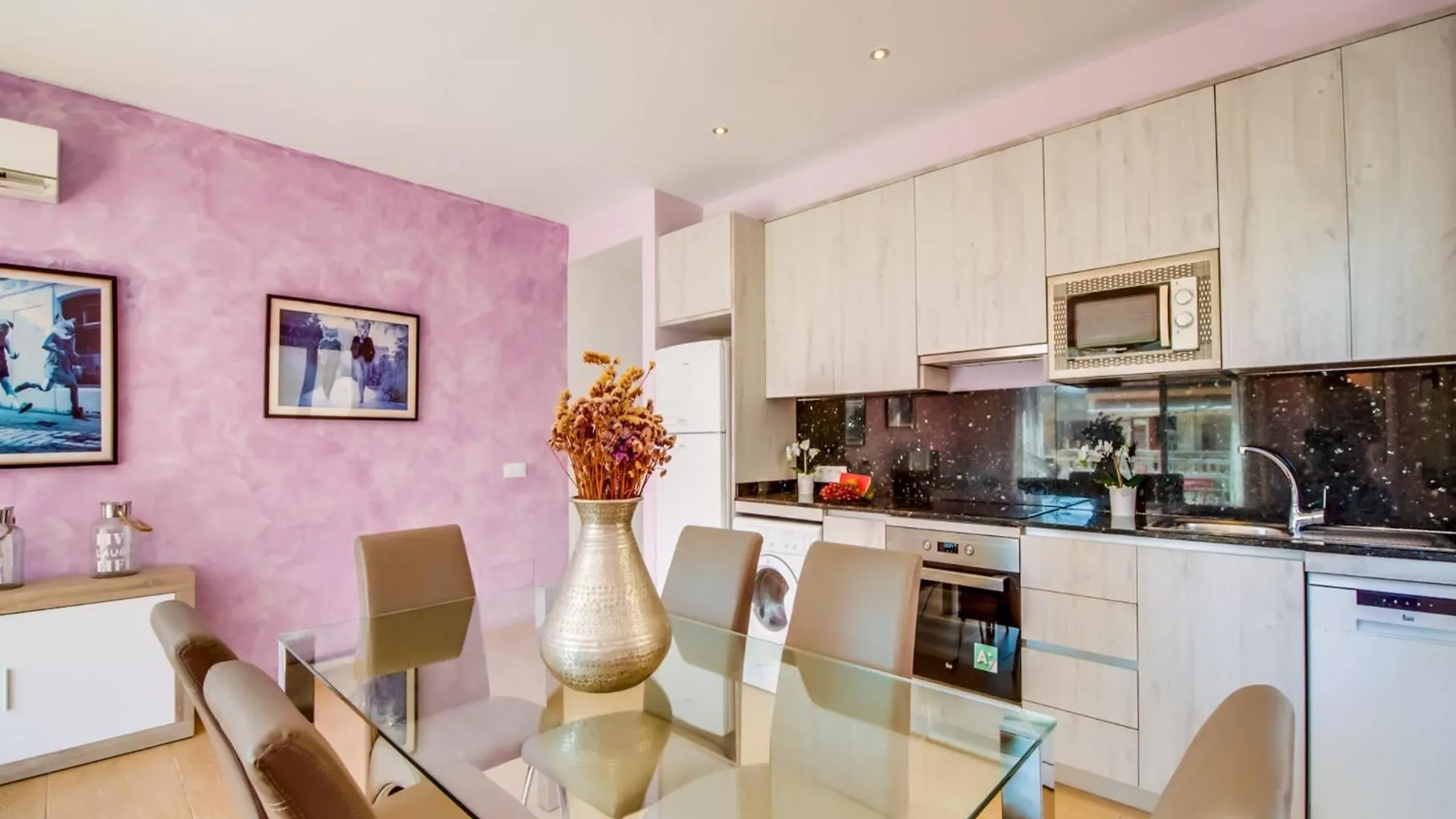 Holiday Home For 10 Guests Near Beach 캔 피카폴트 스페인